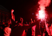 «Ερυθρόλευκο» ολονύχτιο πάρτι σε όλη την Ελλάδα για την κατάκτηση του ευρωπαϊκού