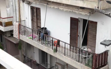 Άγιοι Ανάργυροι: Τι υποστήριξε στην κατάθεσή της η μητέρα των παιδιών που ζούσαν στο σπίτι-τρώγλη