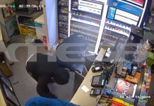 Θεσσαλονίκη: Η στιγμή της ληστείας σε κατάστημα ψιλικών – MEGA ντοκουμέντο