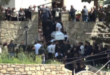 Κρήτη: Θρήνος στην κηδεία του 20χρονου Νικήτα που βρήκε τον θάνατο από το χέρι του πατέρα του φίλου του