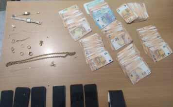 Φθιώτιδα: Εξαρθρώθηκε κύκλωμα με τηλεφωνικές απάτες – Τέσσερις συλλήψεις, κατασχέθηκαν πάνω απο 37.000 ευρώ