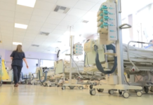 Σε μόνιμη ετοιμότητα οι γιατρoί στη ΜΕΘ του «Παίδων – Αγία Σοφία» – Καθημερινή «μάχη» με στόχο τη ζωή