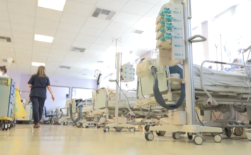 Σε μόνιμη ετοιμότητα οι γιατρoί στη ΜΕΘ του «Παίδων – Αγία Σοφία» – Καθημερινή «μάχη» με στόχο τη ζωή