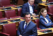 Άδωνις Γεωργιάδης για Μαρία Καρυστιανού: Στη παρουσίαση του βιβλίου μου είχα τετραπλάσιο κόσμο