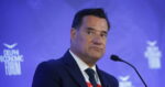 Άδωνις Γεωργιάδης: «Δεν είμαι εγώ στη φωτογραφία με γυναίκα σε προσωπική στιγμή – Είναι προϊόν ΑΙ»