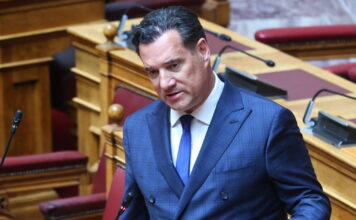 Γεωργιάδης κατά Τσίπρα: Επαναστάτης του κουραμπιέ, οι γνήσιοι αριστεροί μπορεί και να ενοχλούνται που καπηλεύεται την ιστορία του ΕΛΑΣ