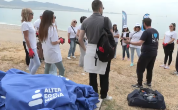 Ένωσαν τις δυνάμεις τους Alter Ego Media και Ελληνική Ένωση Προστασίας Θαλάσσιου Περιβάλλοντος για τον καθαρισμό της παραλίας της Φρεαττύδας