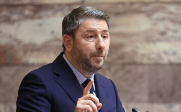 Ανδρουλάκης: «Είμαι ηθικός και νόμιμος» για το ακίνητο – «Δέχομαι την γνωστή επίθεση όπως με τις υποκλοπές»