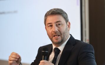 «Βολές» κατά του Νίκου Ανδρουλάκη από Τούρκο αντιναύαρχο, εκ των «αρχιτεκτόνων» της «Γαλάζιας Πατρίδας»