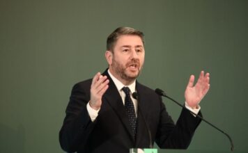 «Μπρα ντε φερ» ΠΑΣΟΚ – ΝΔ για τη μη πλήρωση των θέσεων στην ηγεσία των Ανεξάρτητων Αρχών