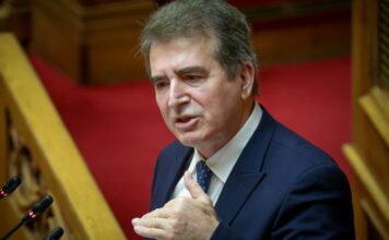 Χρυσοχοΐδης: «Με νόμο θα καθιερώσουμε πεζόδρομους για πατίνια, προσωπικά θα ήθελα να απαγορευτούν»