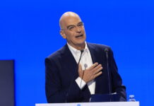 Ομιλία Δένδια με αιχμές για το επιτελικό κράτος: Η ΝΔ δεν πιστεύει στις περίκλειστες καγκελαρίες τεχνοκρατών