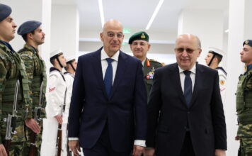 Ελληνικό «μπλόκο» στα προβλήματα του SAFE: Διορθωτικές παρεμβάσεις στα κονδύλια της Άμυνας ζήτησε ο Δένδιας από τον Κουμπίλιους