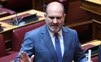 Μαρκόπουλος κατά ΠΑΣΟΚ για Στουρνάρα: «Επιβεβαιώνεται η αριστερή επιλογή Ανδρουλάκη»