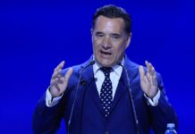 Άδωνις Γεωργιάδης από το Συνέδριο της ΝΔ: «Το δίλημμα είναι “Μητσοτάκης ή η Ελλάδα να γυρίσει πίσω στην παρακμή”»