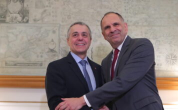 Άμυνα, επενδύσεις, Ανατολική Μεσόγειος και μεταναστευτικό στο επίκεντρο της συνάντησης Γεραπετρίτη με τον Ελβετό ομόλογό του