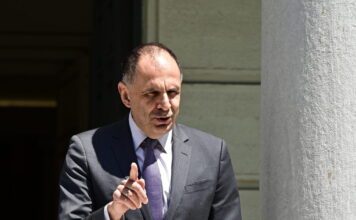 Γεραπετρίτης για Στενά του Ορμούζ: Προτιθέμεθα να αναλάβουμε ενεργό ρόλο για την ασφαλή διέλευση