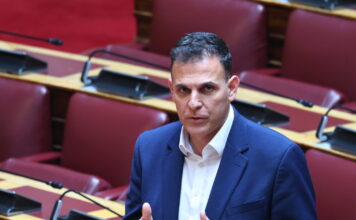 «Σφάζονται» ΠΑΣΟΚ και Καραμέρος για τις ανεξάρτητες αρχές: «Πιάνει πόρτα για τον χειμώνα»
