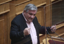 ΠΑΣΟΚ: Επιθέσεις κατά ΝΔ, απαντήσεις σε ΣΥΡΙΖΑ και «ρήγμα» με Καστανίδη