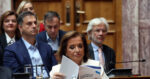 Η ΚΟ της ΝΔ σε φωτογραφίες: Η μελετηρή Ντόρα Μπακογιάννη, οι αγκαλιές της Ειρήνης Αγαπηδάκη και τα γέλια πριν τα «καρφιά»