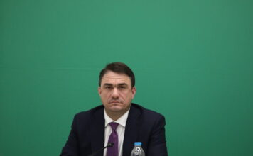 Τσουκαλάς κατά Μητσοτάκη: «Όταν καταφεύγει σε copy paste της Χίλαρι Κλίντον, είναι σε αποδρομή»
