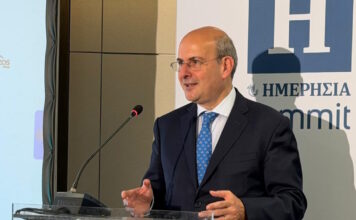 Κωστής Χατζηδάκης: Παραγωγικότητα, επενδύσεις και αξιολόγηση στο επίκεντρο των νέων μεταρρυθμίσεων