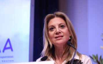 Κύκλοι Καρυστιανού κατά Λιάγκα: Στην εκδήλωση της «Ελπίδας για τη Δημοκρατία» είδε μόνο γραφικούς και ψεκασμένους