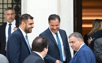 Μαρινάκης και Γεωργιάδης σηκώνουν το γάντι στους «10» της ΝΔ για την αιχμηρή επιστολή πριν το συνέδριο: «Κοιτά ποιος μιλάει»