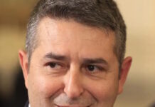 Γιώργος Μυλωνάκης: Σημάδια βελτίωσης της υγείας του – Το νεύμα του στον Κυριάκο Μητσοτάκη