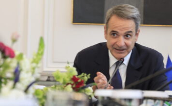 Υπουργικό συμβούλιο την Τρίτη υπό τον Μητσοτάκη – Στο τραπέζι ισότητα αμοιβών, Ταμείο Ανάκαμψης και ξένες επενδύσεις