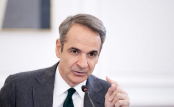 Σύσκεψη υπό Μητσοτάκη για την αντιπυρική περίοδο: Σχέδιο με 18.804 πυροσβέστες, 4.299 οχήματα, πάνω από 80 εναέρια μέσα και 100 βάσεις drones