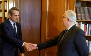 Κυριάκος Μητσοτάκης σε Κωνσταντίνο Τασούλα: Η αναδιάταξη του πολιτικού σκηνικού δεν μας αφορά, παραμένουμε προσηλωμένοι στο κυβερνητικό πρόγραμμα