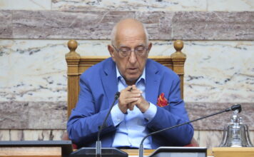 Κακλαμάνης σε Ανδρουλάκη για επιστολική ψήφο: «Ας ξέρουμε πόσες φορές την έχει χρησιμοποιήσει το κόμμα μας»