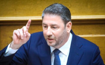 Ανδρουλάκης: «Η χώρα έχει ανάγκη από πρόσωπα πολιτικά αυτόνομα, που δεν έχουν προστάτες και χορηγούς»