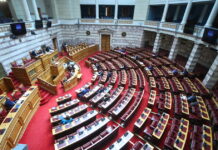 Συνταγματική Αναθεώρηση: Πυρ ομαδόν από την αντιπολίτευση για τις προτάσεις Μητσοτάκη – «Καμία συναίνεση»