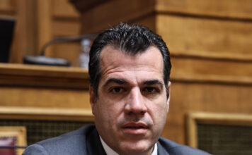 Ο Θάνος Πλεύρης για την περιπέτεια υγείας του: «Έλεγα να μην πεθάνω χωρίς να δω τα παιδιά μου»