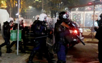 Επεισόδια στην Αλβανία: Ένας Έλληνας ανάμεσα στους τραυματίες – «Πλήρη διαλεύκανση» ζητά το ελληνικό υπουργείου Εξωτερικών
