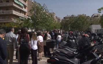 Ουρές & ταλαιπωρία στο Πρωτοδικείο Αθηνών – Σε ισχύ μέτρα ασφαλείας στην είσοδο