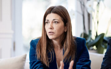 Ζαχαράκη για τις 17χρονες στην Ηλιούπολη: «Πολιτεία, ΜΜΕ, κοινωνία έχουμε χρέος να σεβαστούμε τα παιδιά και τις οικογένειές τους»