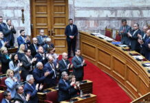 Αγώνας δρόμου στη ΝΔ για να κλείσουν τα εσωκομματικά μέτωπα – «Μασάζ» και ζυμώσεις για να πέσουν οι τόνοι
