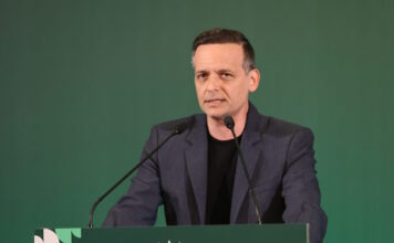 Ο Χάρης Δούκας προτείνει εκλογική συνεργασία ΠΑΣΟΚ και ΕΛ.Α.Σ του Αλέξη Τσίπρα και αφήνει ανοιχτό το θέμα αρχηγού