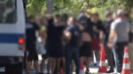 Καλλιθέα: «Τέντωσα το χέρι μου με το μαχαίρι για να φοβηθεί» – Τι υποστήριξε ο 17χρονος κατηγορούμενος
