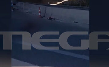 Πάτρα: Οι δραματικές στιγμές αμέσως μετά την πρόσκρουση της μηχανής σε πινακίδες έργων