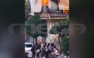 Καλλιθέα: Κόλαση φωτιάς σε διώροφο σπίτι – 75χρονη πήδηξε από μπαλκόνι για να σωθεί