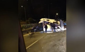 Θεσσαλονίκη: Τροχόσπιτο συγκρούστηκε με αυτοκίνητο – Δύο τραυματίες