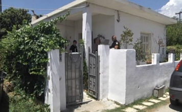 Αίγιο: Μητέρα & γιος βρέθηκαν άγρια δολοφονημένοι – Ανακρίνεται ο σύντροφός της
