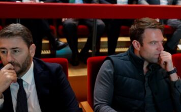 Το ΠΑΣΟΚ «καίει» τα σενάρια για σύμπραξη με τον Στέφανο Κασσελάκη ως αντίπραξη στον Αλέξη Τσίπρα