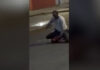 Μπέλφαστ: Η στιγμή που 30χρονος μαχαιρώνει στη μέση του δρόμου 40χρονο – Συνελήφθη