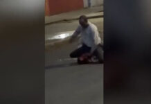Μπέλφαστ: Η στιγμή που 30χρονος μαχαιρώνει στη μέση του δρόμου 40χρονο – Συνελήφθη