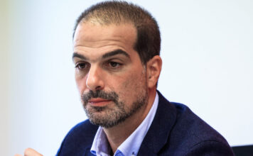 Σακελλαρίδης κατά Τσίπρα: «Η ΕΛΑΣ επιδιώκει κοκορομαχία για τη 2η θέση, δεν έχει προοπτικές διακυβέρνησης»